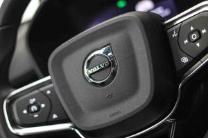 Volvo XC40 2.0 B3 G Essential Auto - Foto 37