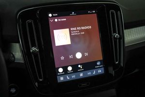 Volvo XC40 2.0 B3 G Essential Auto - Foto 52