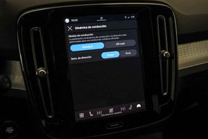 Volvo XC40 2.0 B3 G Essential Auto - Foto 55