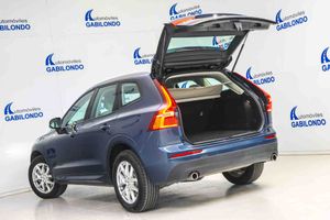 Volvo XC60 2.0 B4 G Momentum Auto - Foto 20