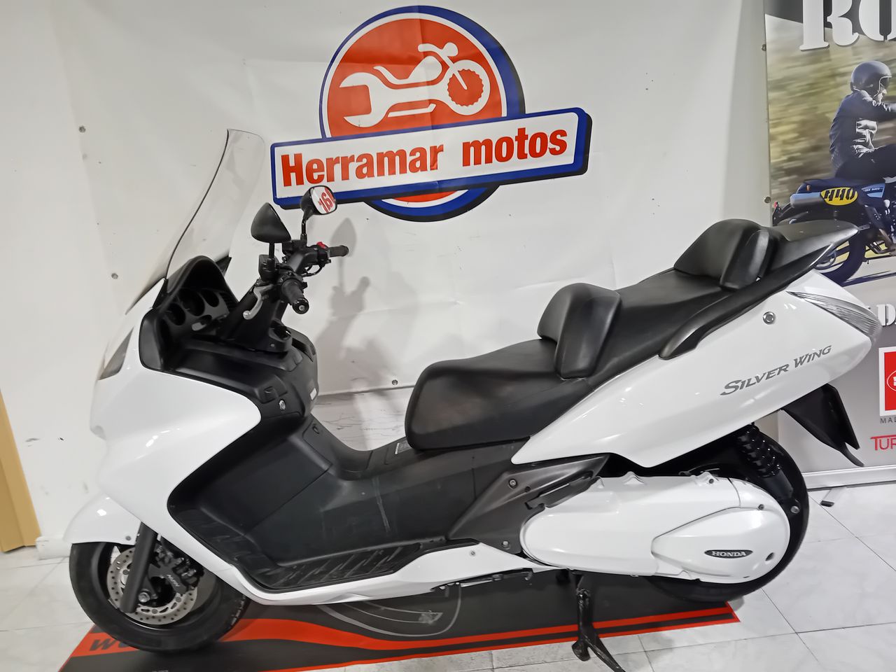 Honda Silver Wing 400  - Foto 1