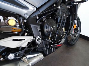 Triumph Street Triple 765 RS - Foto 4