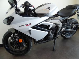 Triumph Daytona 650  - Foto 10