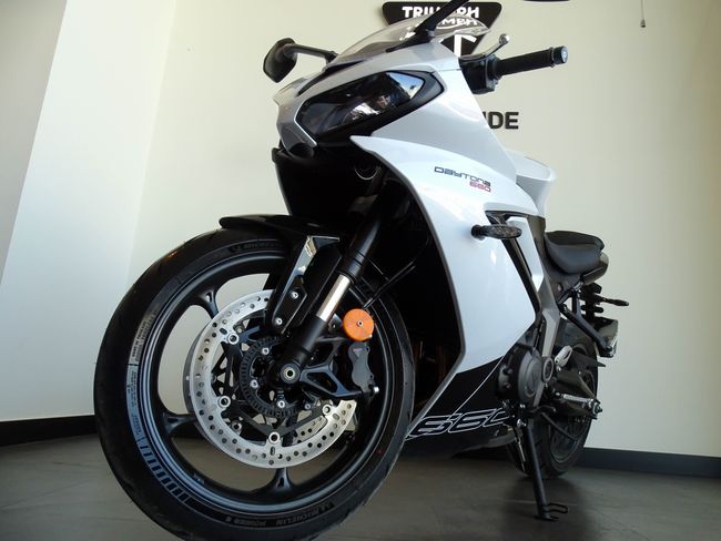 Triumph Daytona 650  - Foto 3