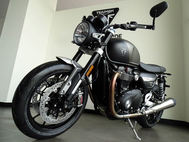 Triumph Speed Twin 1200 - Foto 3