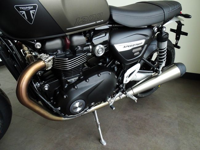 Triumph Speed Twin 1200 - Foto 8