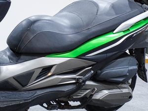 Kawasaki J300  - Foto 10