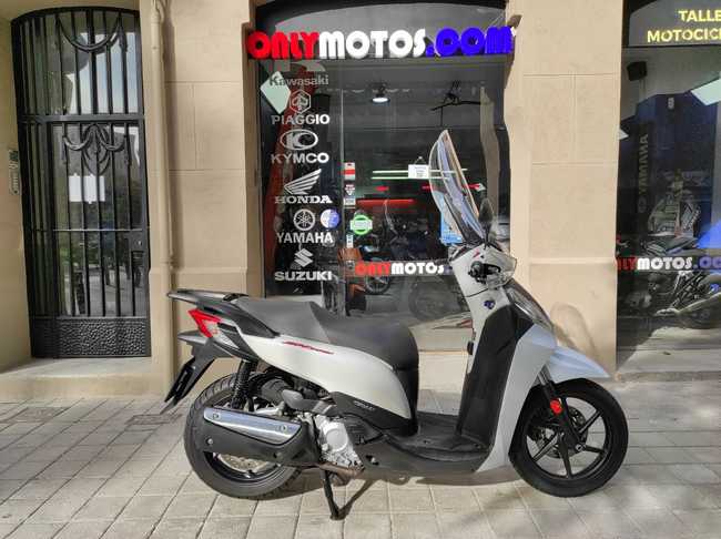 atributo películas Oficial Honda SH 300i SPORT en venta en Barcelona - Only Motos