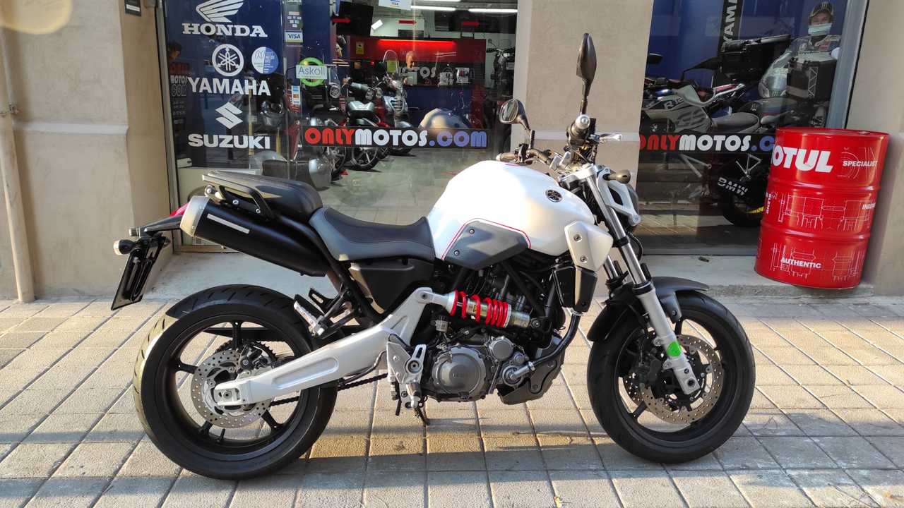 Yamaha MT-03   - Foto 1