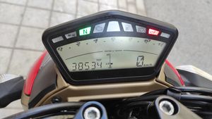Ducati Streetfighter 1100  - Foto 3