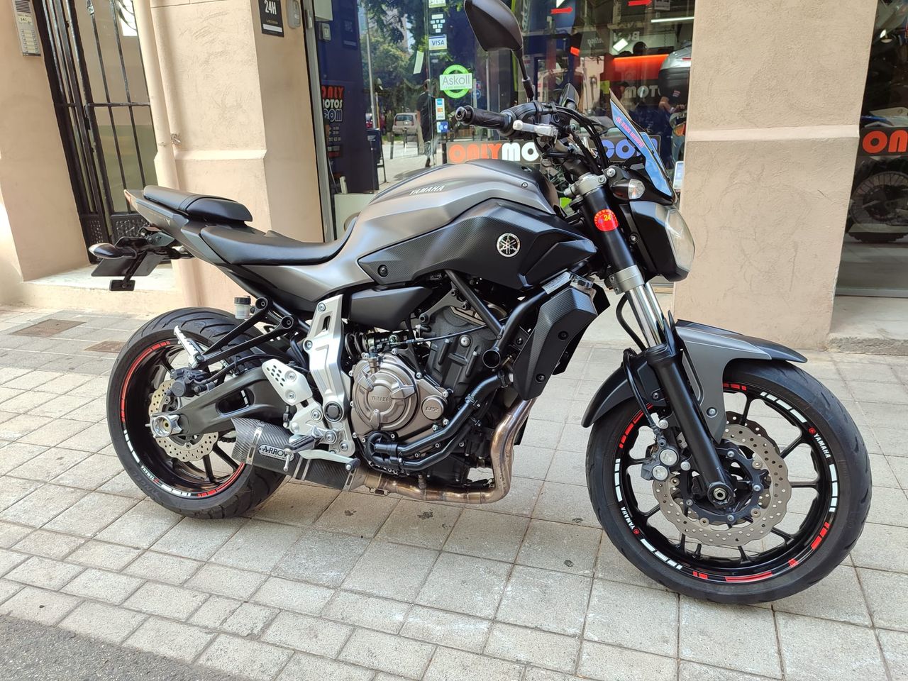 Yamaha MT 07   - Foto 1