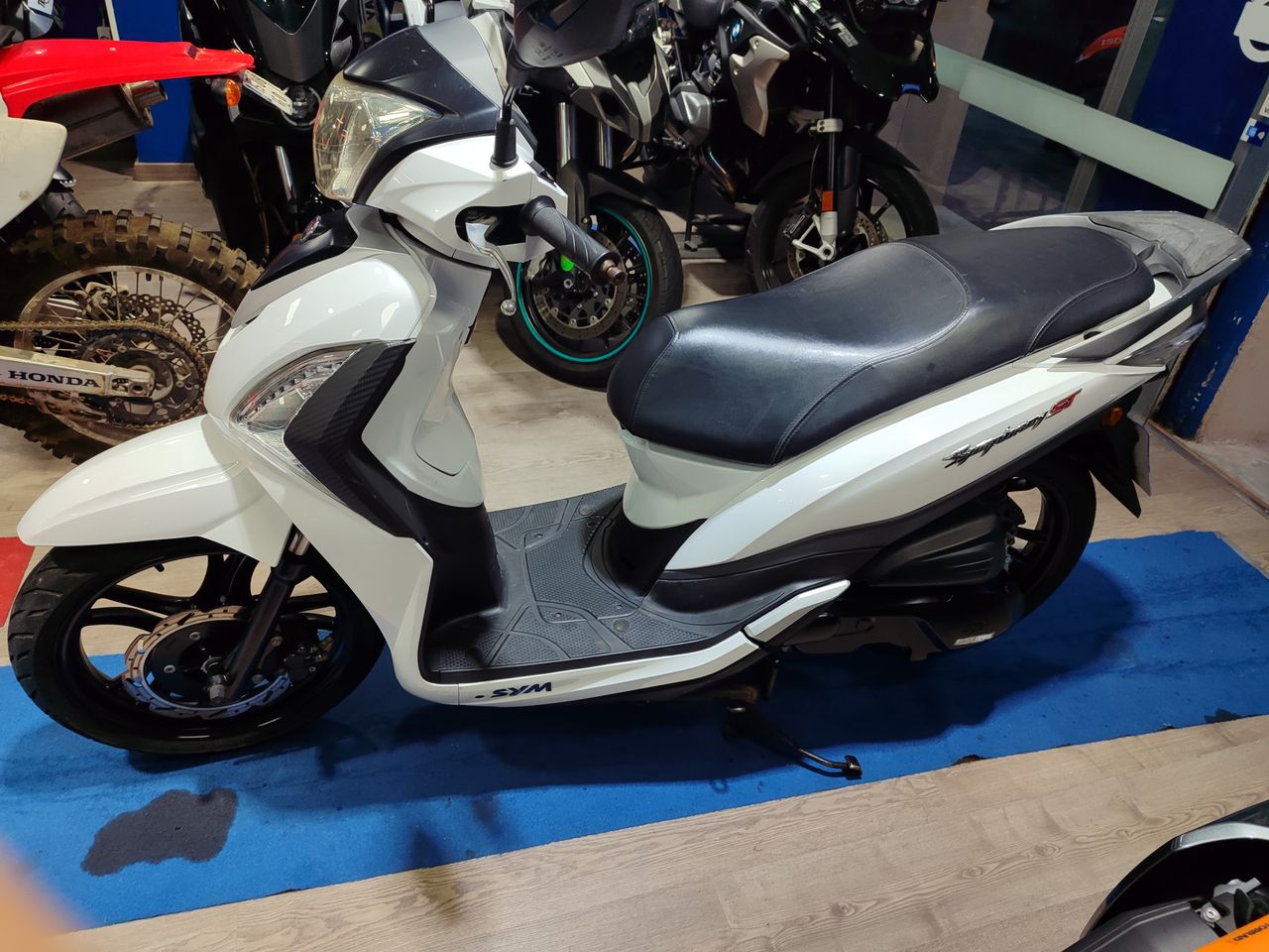 SYM Symphony 125 ST  - Foto 1