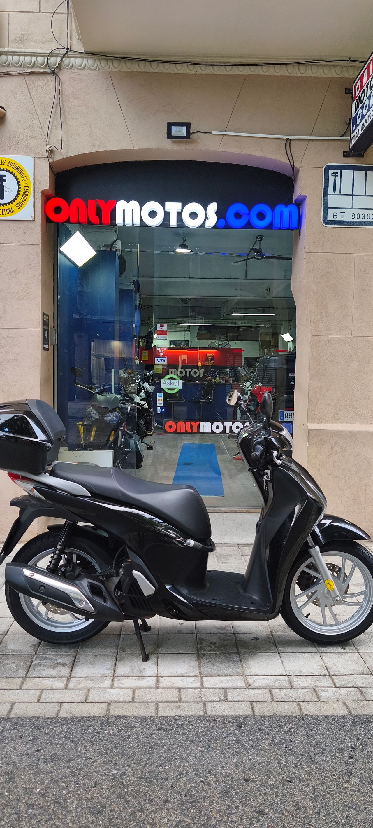 Honda SH 125i ABS TOP BOX  - Foto 1