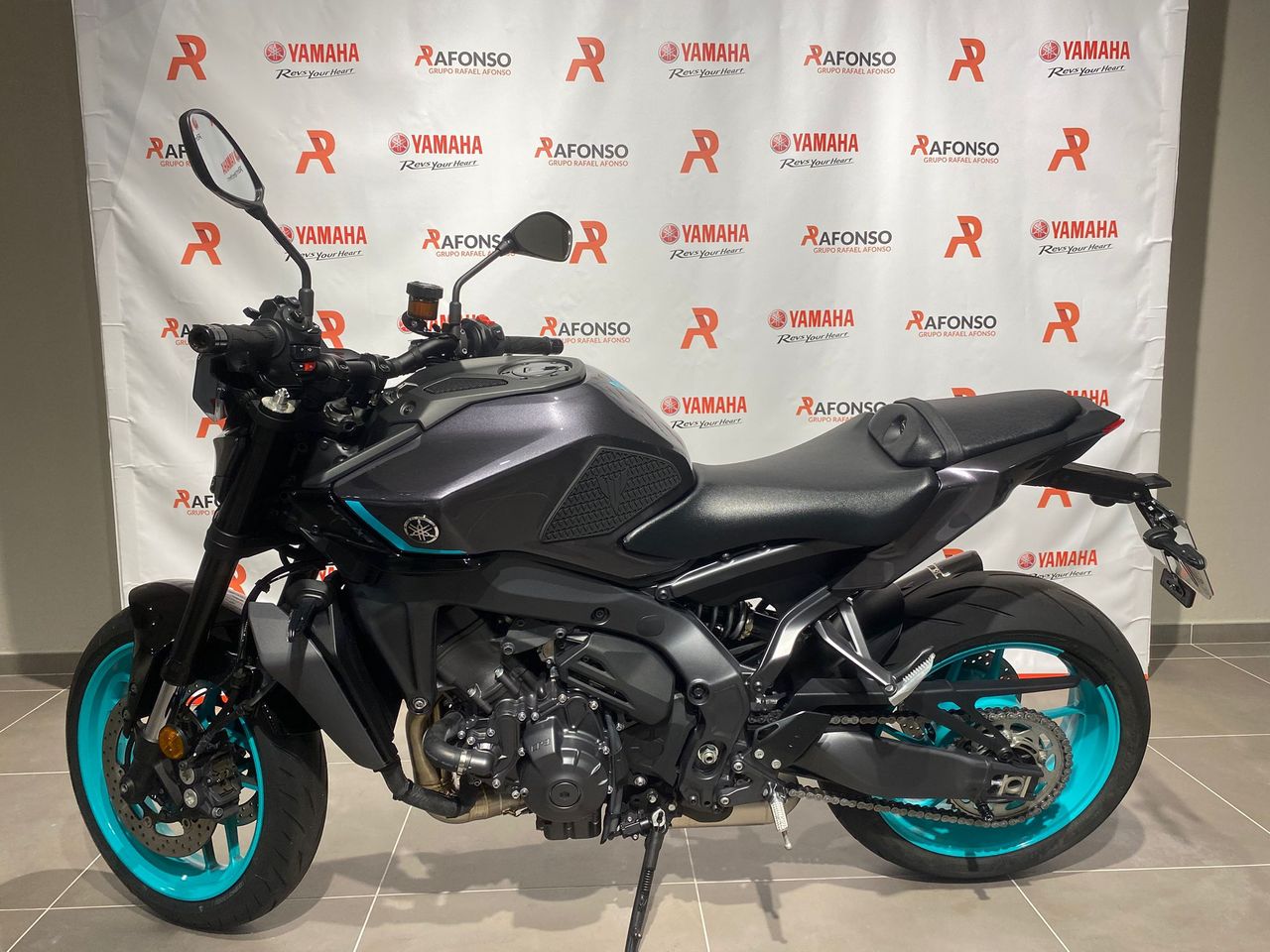 Yamaha MT-09 Y-AMT  - Foto 3