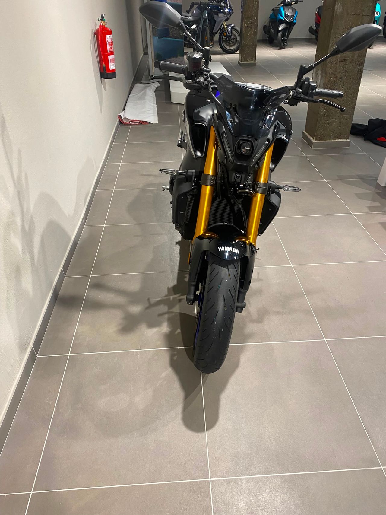 Yamaha MT 09  - Foto 5