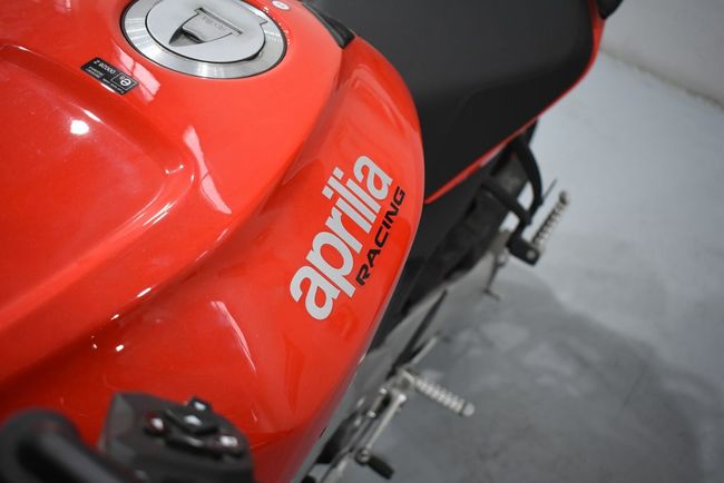 Aprilia V4 1100 Factory - Foto 16