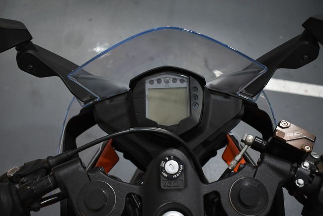 KTM RC 390 - Foto 13