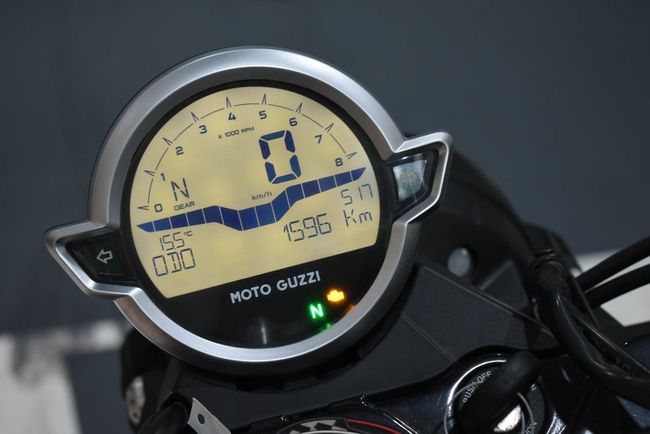 Moto Guzzi V 9 Bobber - Foto 21