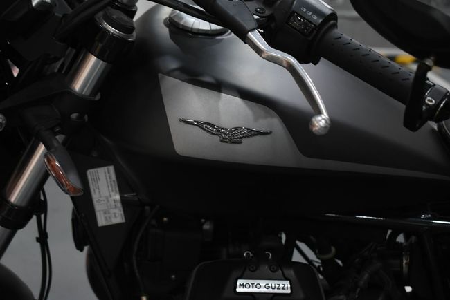Moto Guzzi V 9 Bobber - Foto 13