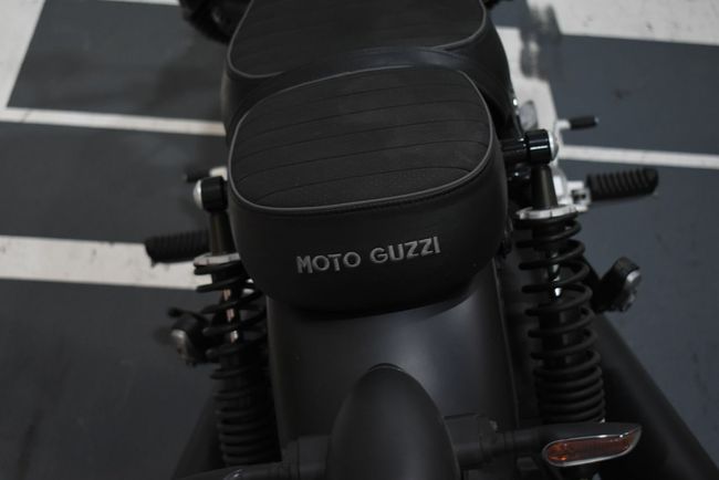 Moto Guzzi V 9 Bobber - Foto 18