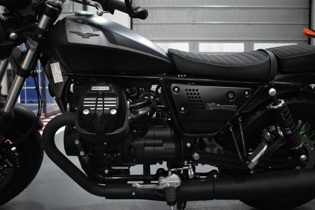 Moto Guzzi V 9 Bobber - Foto 11