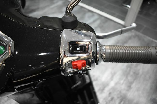 Vespa GTS 300 - Foto 12