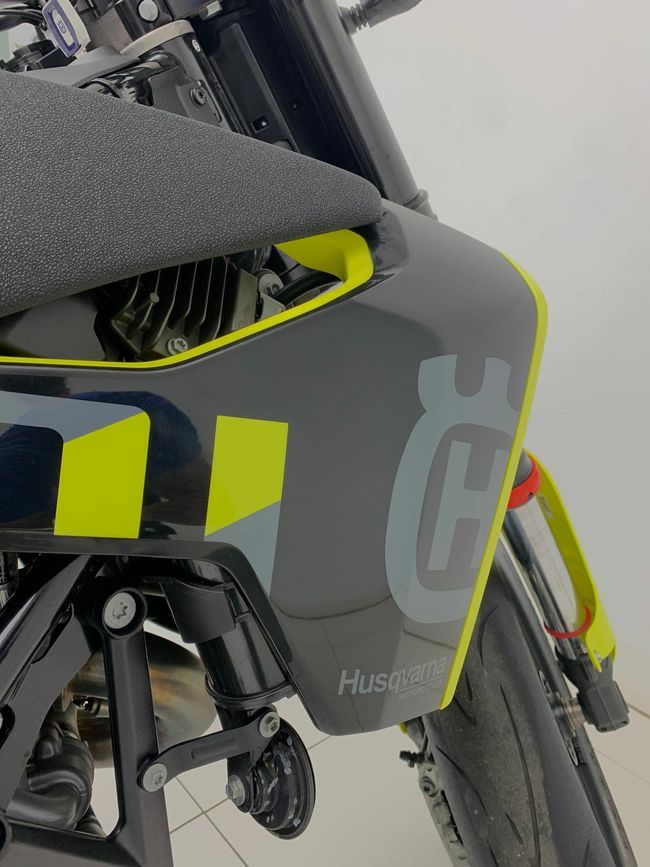 Husqvarna 701 Supermoto - Foto 13