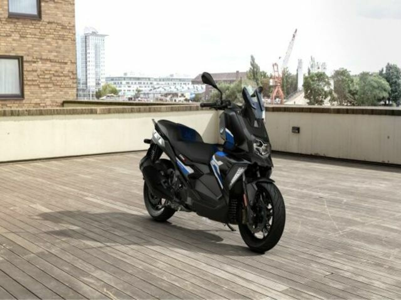 BMW C 400 X   - Foto 1