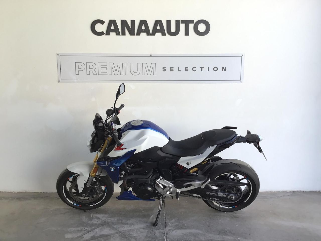 BMW F 900 R    - Foto 1