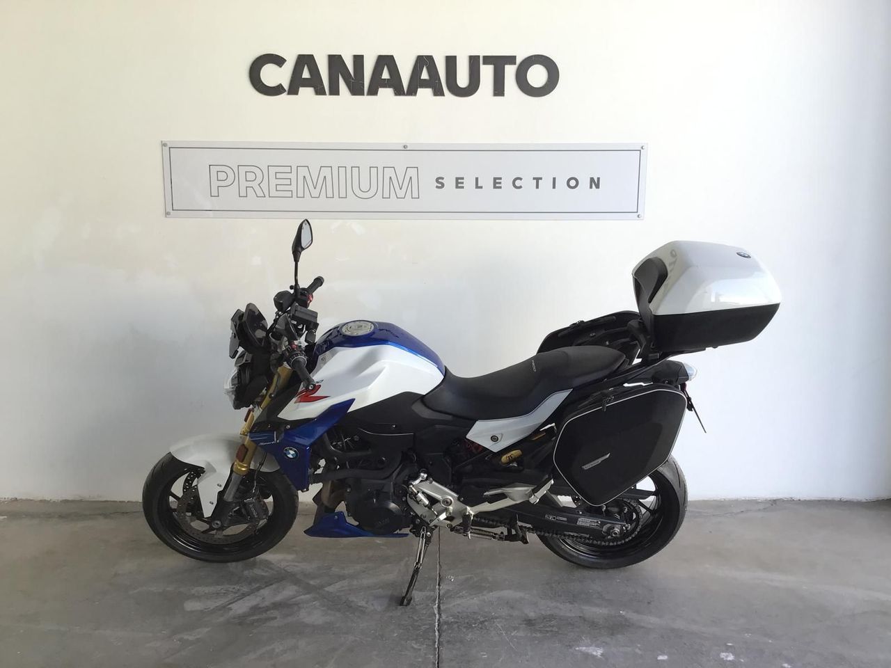 BMW F 900 R    - Foto 1