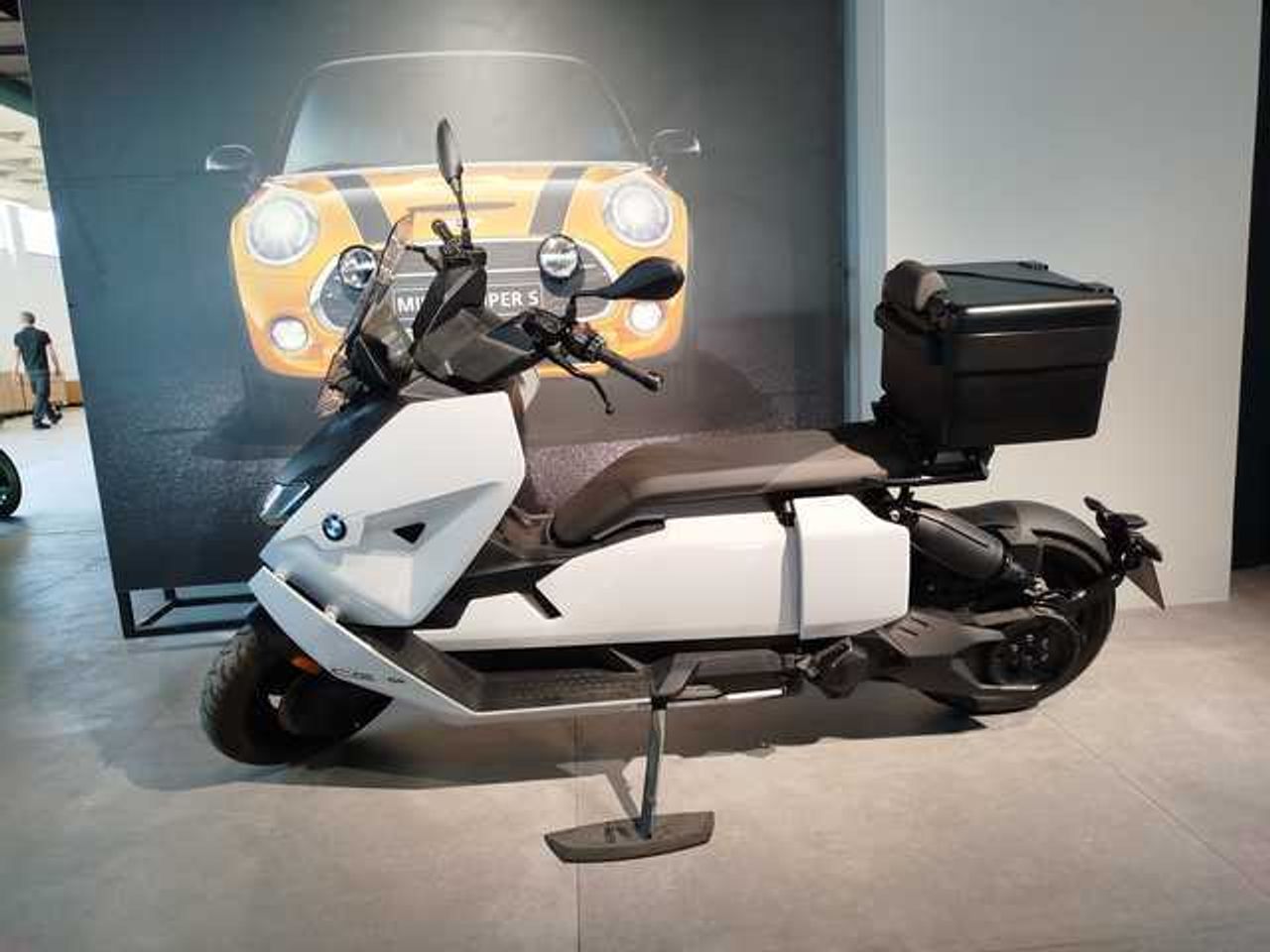 BMW CE 04   - Foto 1