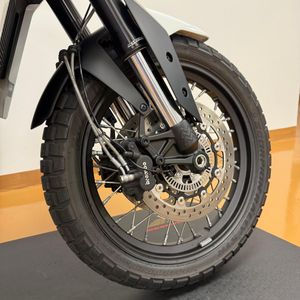 Moto Morini X-Cape LLANTAS RADIOS  - Foto 6