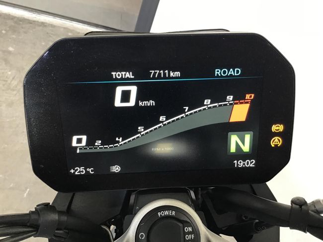 BMW F900R Roadster / Naked Bike