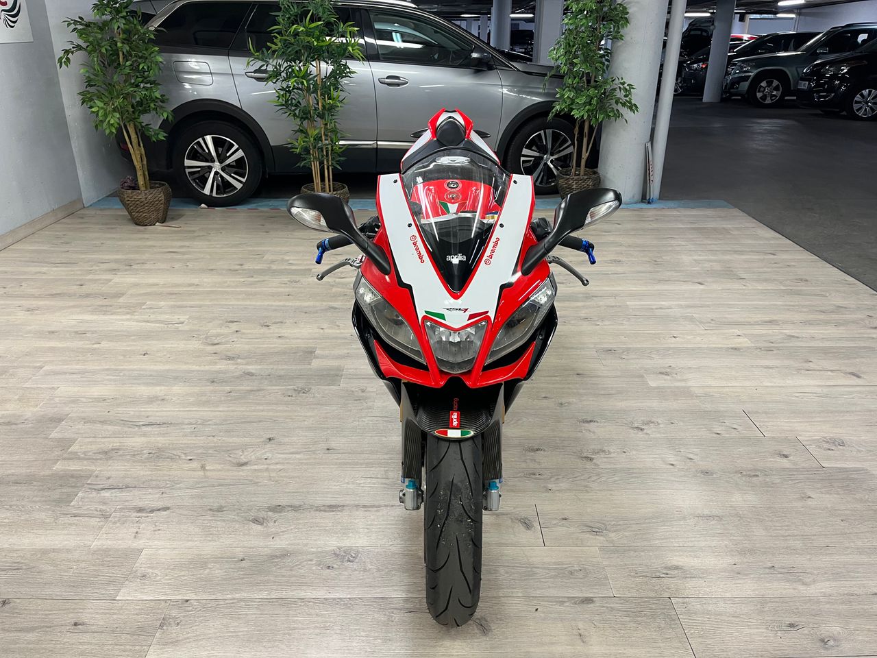 Aprilia RSV4 Factory - Foto 13