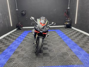 Aprilia RSV4 Factory - Foto 3