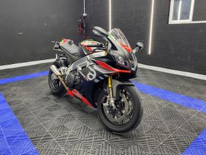 Aprilia RSV4 Factory - Foto 3