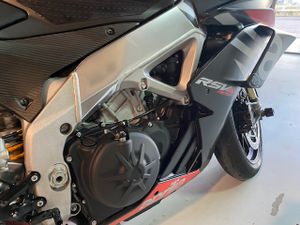 Aprilia RSV4 Factory - Foto 7