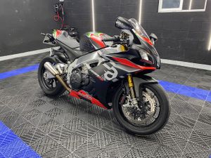 Aprilia RSV4 Factory - Foto 2