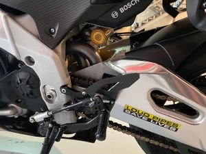 Aprilia RSV4 Factory - Foto 23