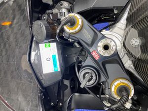Aprilia RSV4 Factory - Foto 12