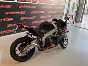 Aprilia RSV4 Factory - Foto 18