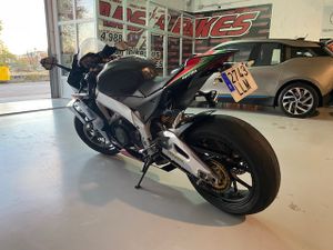 Aprilia RSV4 Factory - Foto 11