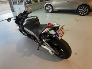 Aprilia RSV4 Factory - Foto 12