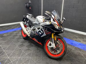 Aprilia RSV4 R - Foto 3