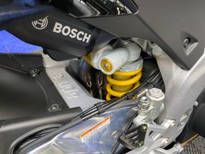Aprilia RSV4 R - Foto 13