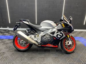 Aprilia RSV4 R - Foto 3