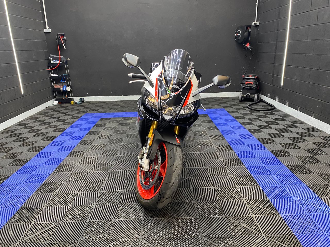 Aprilia RSV4 R - Foto 7
