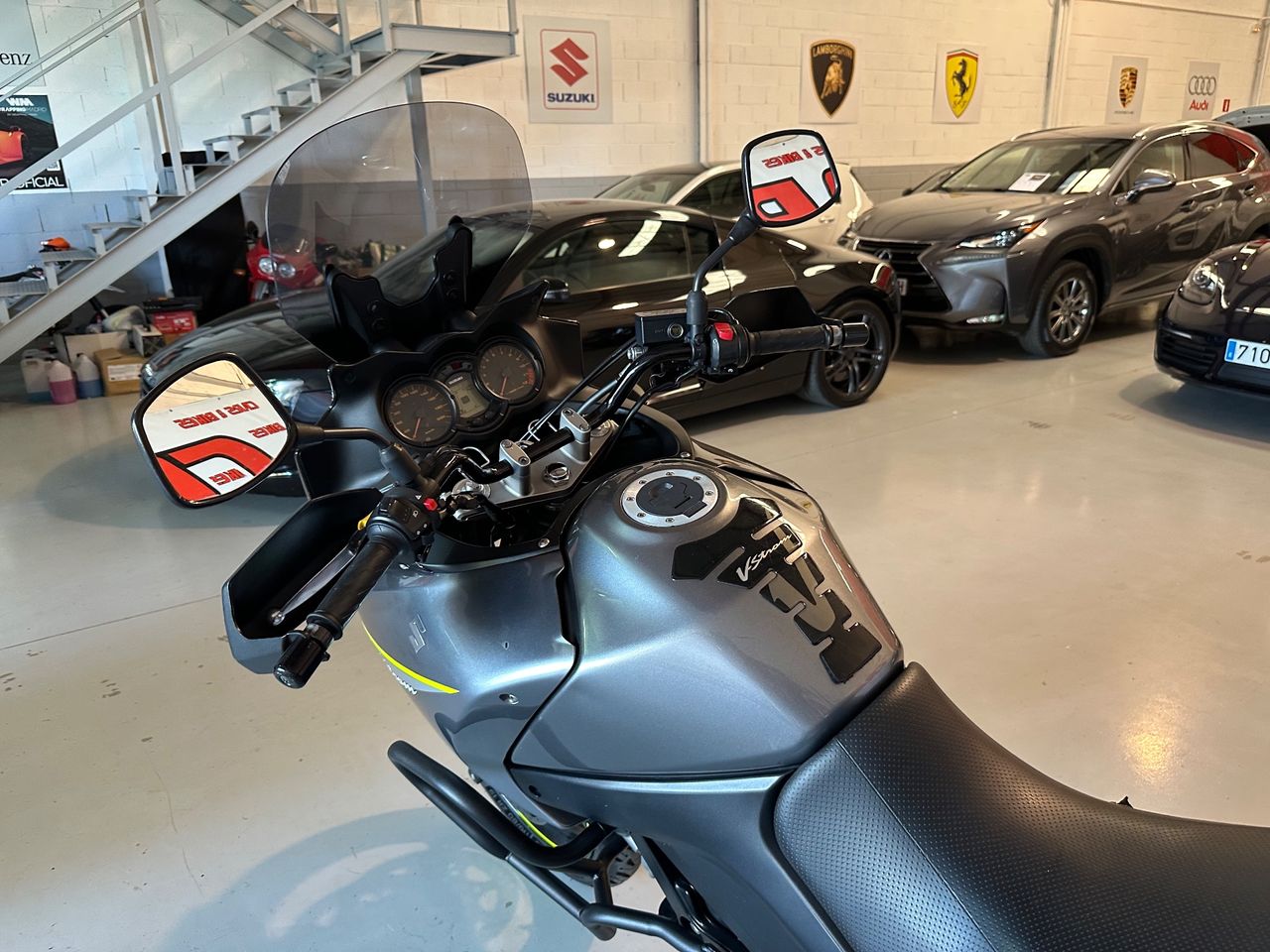 Suzuki V-Strom 650 - Foto 8