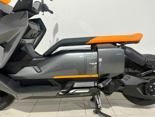 BMW CE 04 