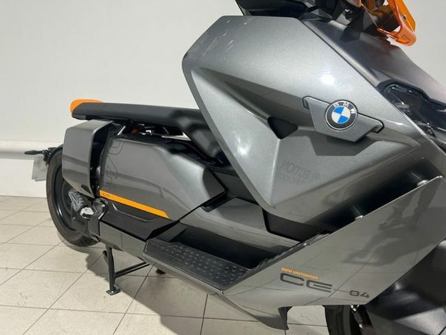 BMW CE 04 